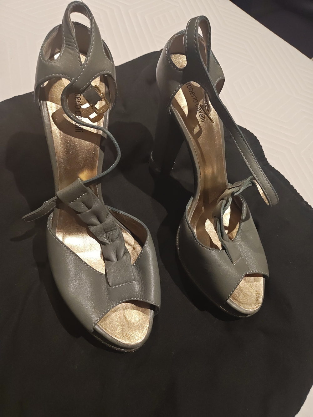 Roberto Cavalli Olive Green Leather Braided Peep-Toe Heels. Size 40